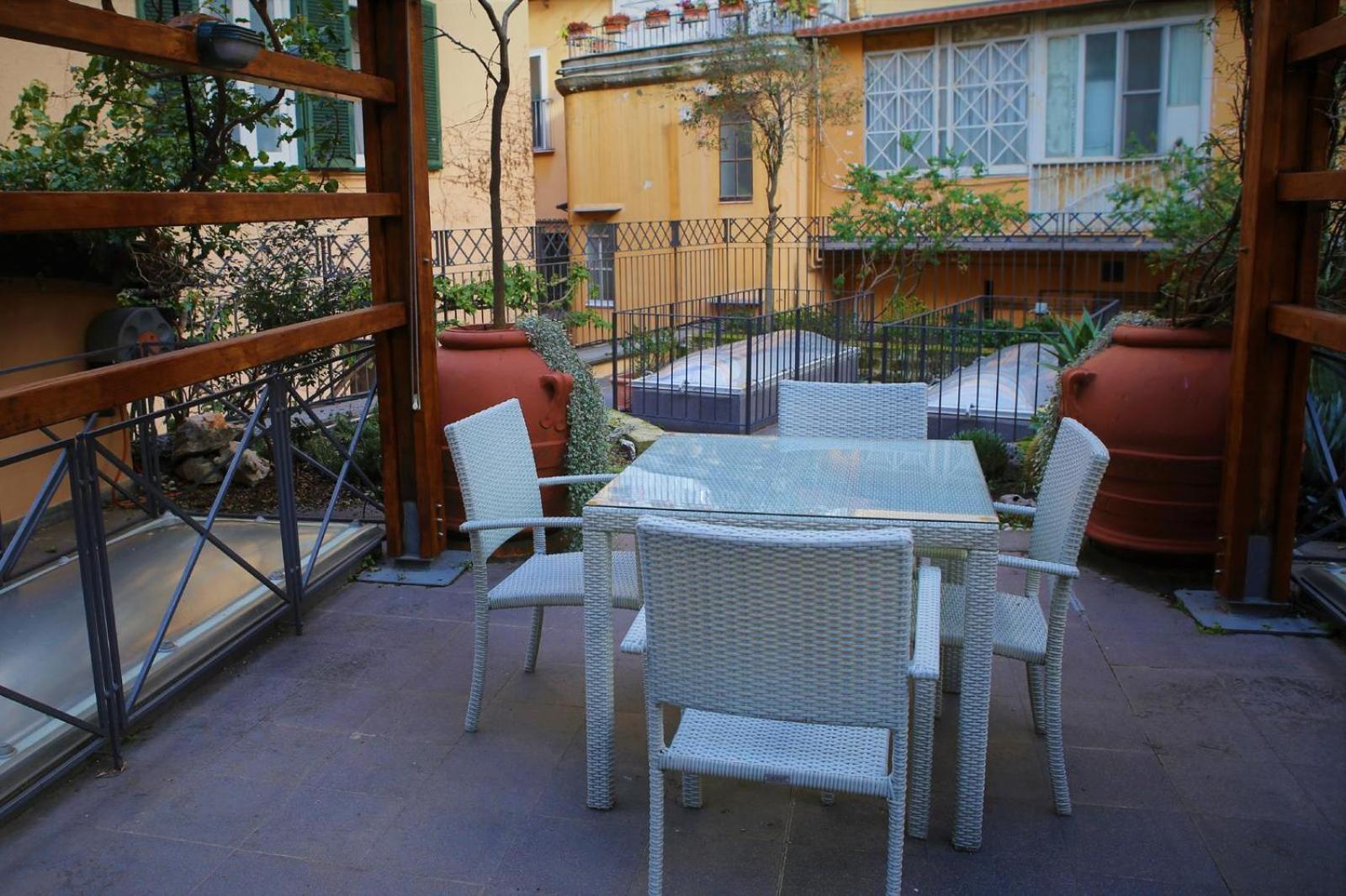 Suite Piazza Del Gesu By Domusextra Napoli Exterior foto